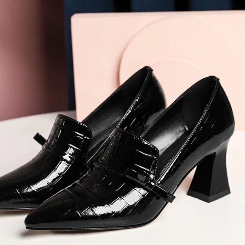 TinaCus Women's Genuine Leather Round Toe Handmade Buckle Side Zipper A035